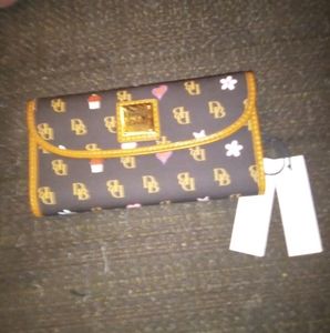 Dooney & Bourke wallet